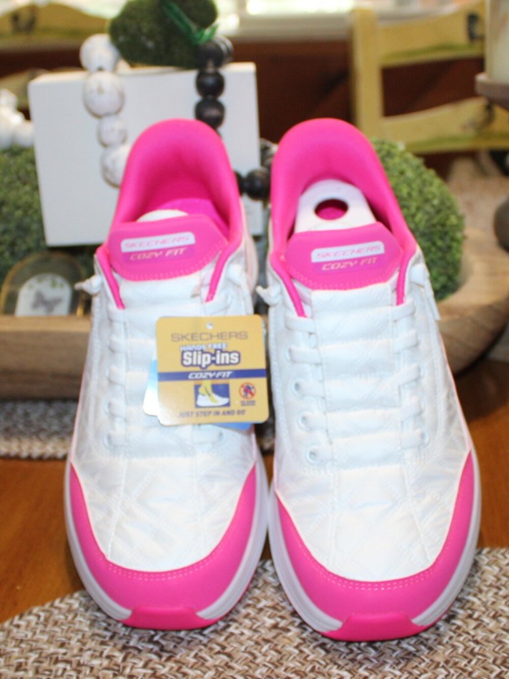 NWT Skechers hand free quilted cozy fit slip ins, size 9 1/2 PRETTY! NICE! - Picture 2 of 12